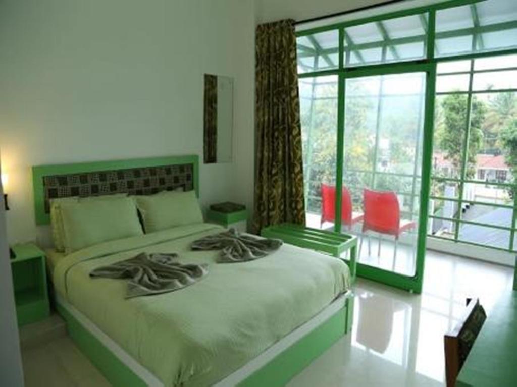 Thekkady Spice Valley Holiday Hotel Exterior photo